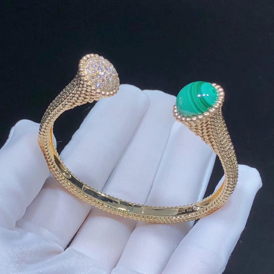 Van Cleef sur mesure & Bracelet Arpels Perlee Couleurs en or jaune 18 carats,Malachite et diamants