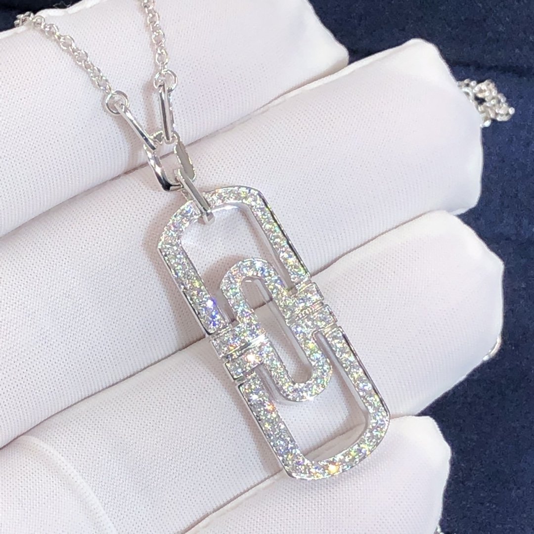 عقد بقلادة مخرمة من بولغاري Parentesi مُخصص من الذهب الأبيض عيار 18 قيراط والألماس المرصوف