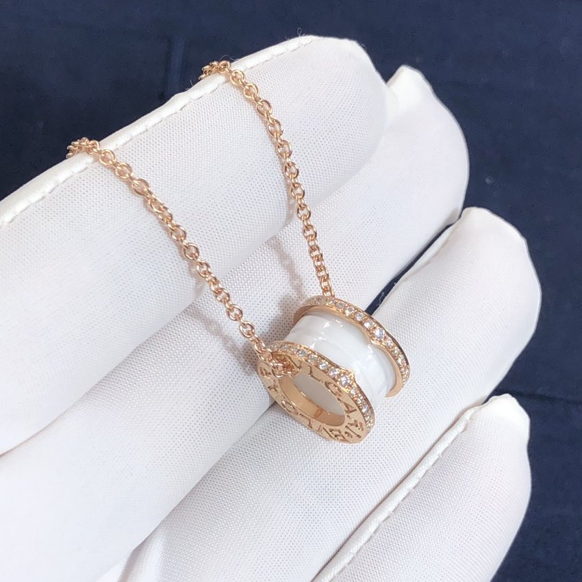 عقد بقلادة من السيراميك الأبيض من بولغاري بي.زيرو 1 مُخصص من الذهب الوردي عيار 18 قيراط والألماس