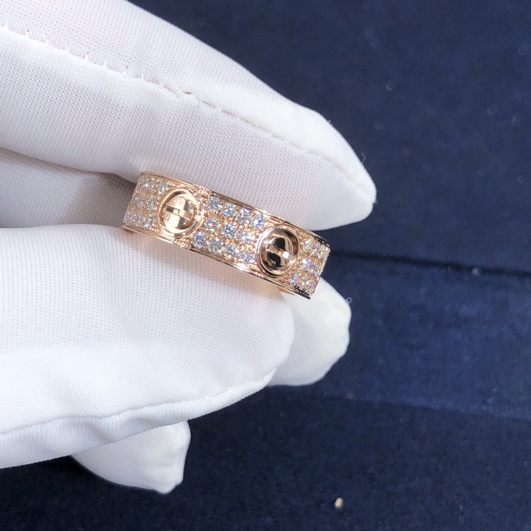 Bague Love Cartier sur mesure en or rose 18 carats et pavés de diamants