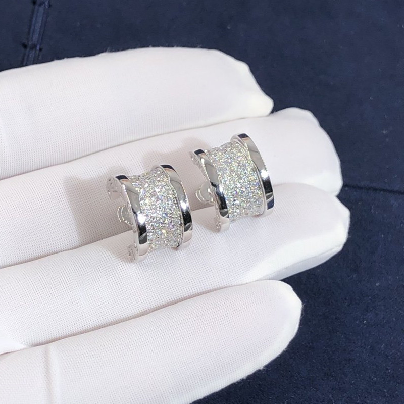 Boucles d'oreilles Bvlgari B.zero1 sur mesure en or blanc 18 carats avec pavé de diamants sur la spirale