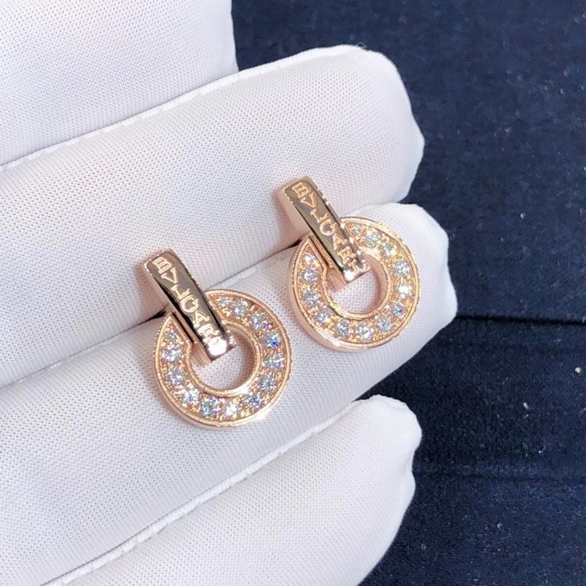 أقراط بولغاري بولغاري مصممة خصيصًا من الذهب الوردي عيار 18 قيراطًا ومرصعة بالألماس