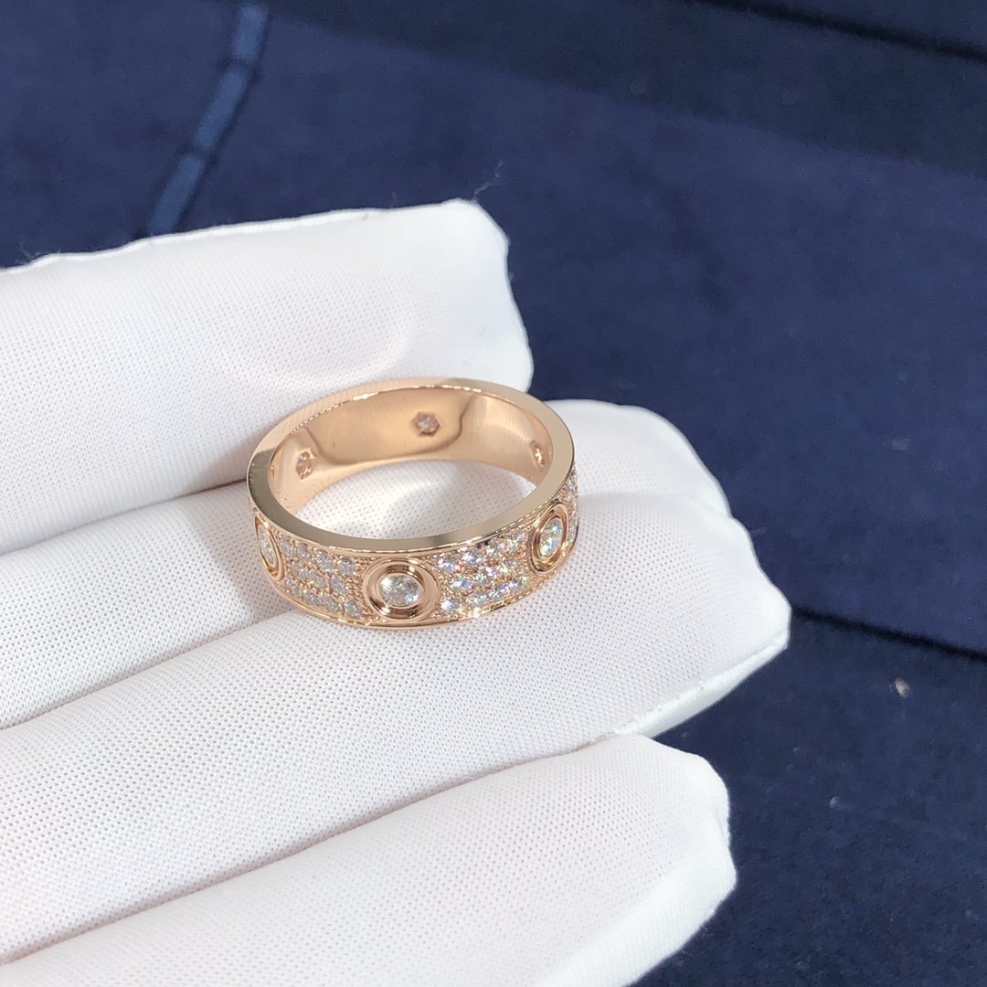 Bague d'amour Cartier sur mesure en or rose 18 carats avec 72 Pavé de diamants taille brillant