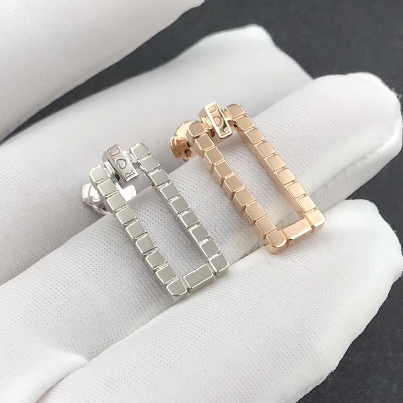 أقراط شوبارد آيس كيوب ثنائية اللون مصنوعة خصيصًا من الذهب الوردي عيار 18 قيراطًا والذهب الأبيض عيار 18 قيراطًا