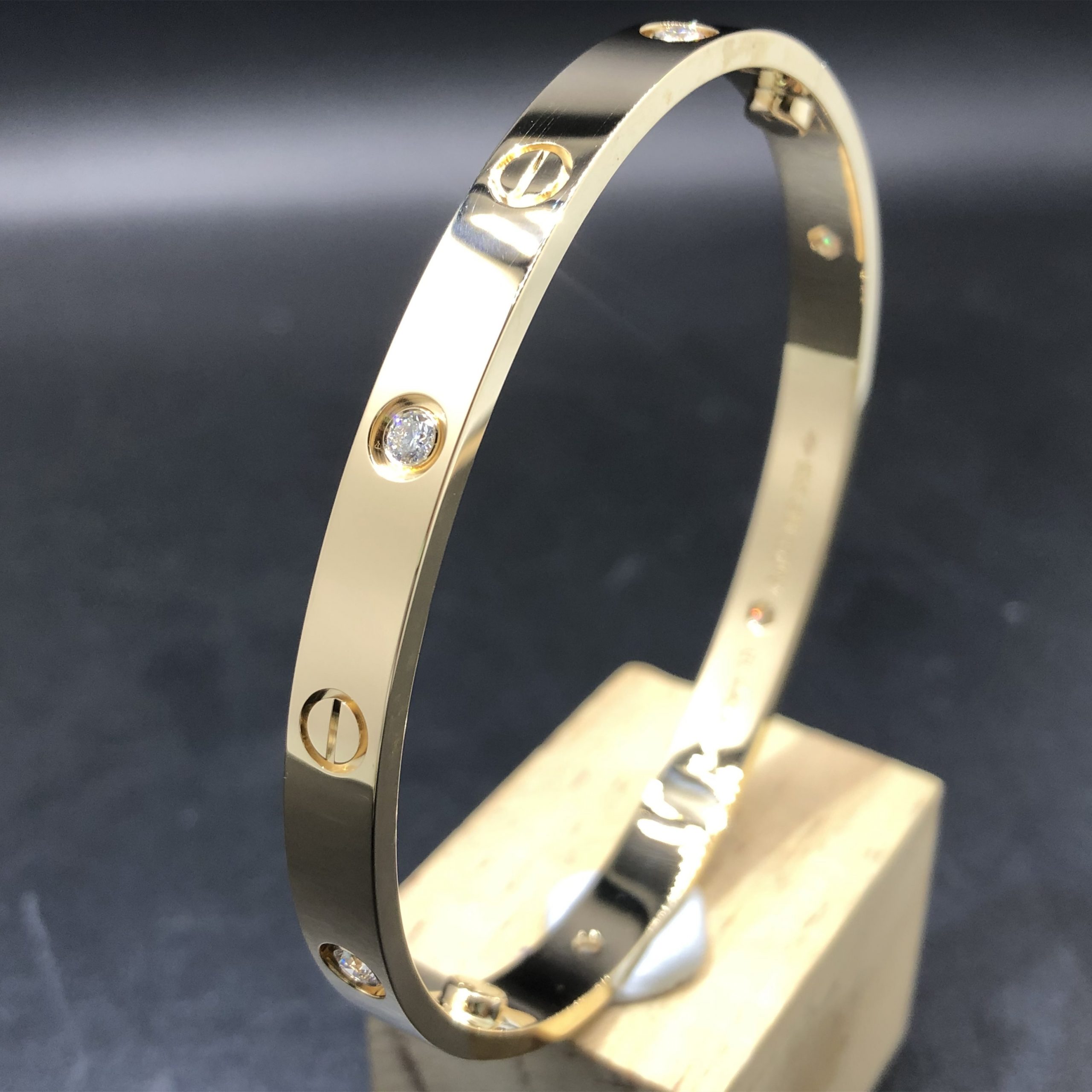 Bracelet Love Cartier sur mesure en or jaune massif 18 carats avec 6 Diamants