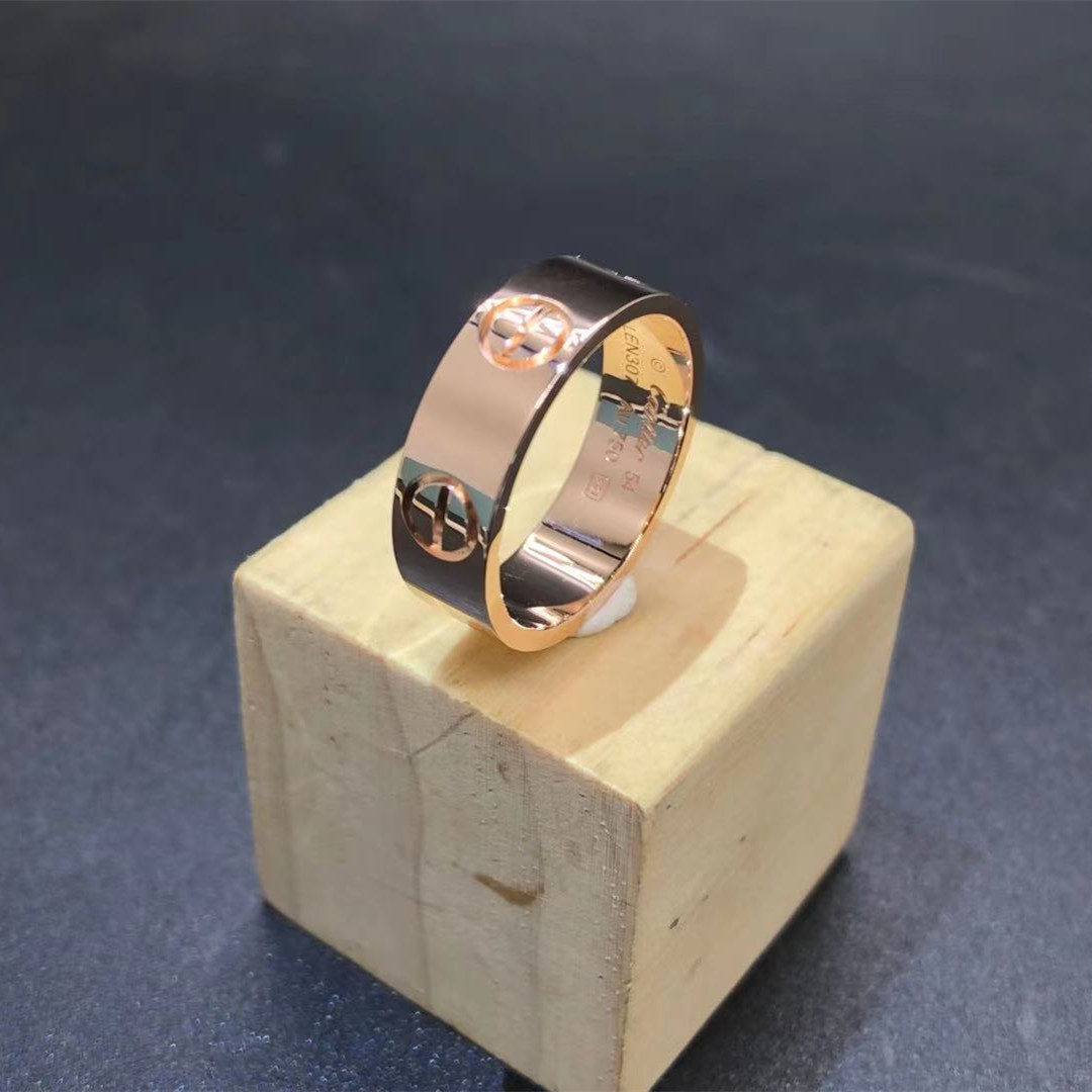 خاتم الحب كارتييه مخصص مصنوع من الذهب الوردي عيار 18 قيراطًا