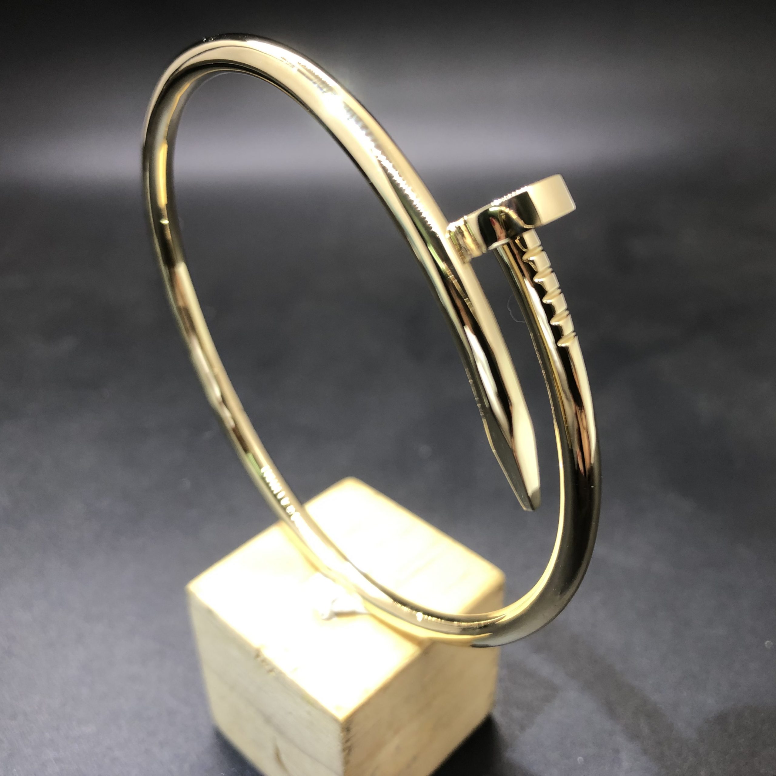 Bracelet Cartier Juste un Clou sur mesure en or jaune 18 carats